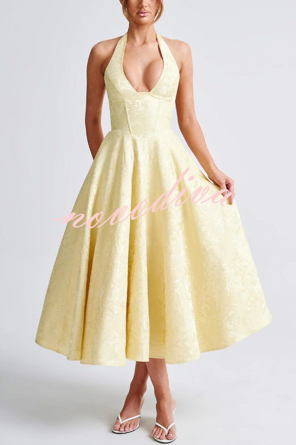 Vestido midi elegante de jacquard con cuello halter, cintura entallada y espalda abierta