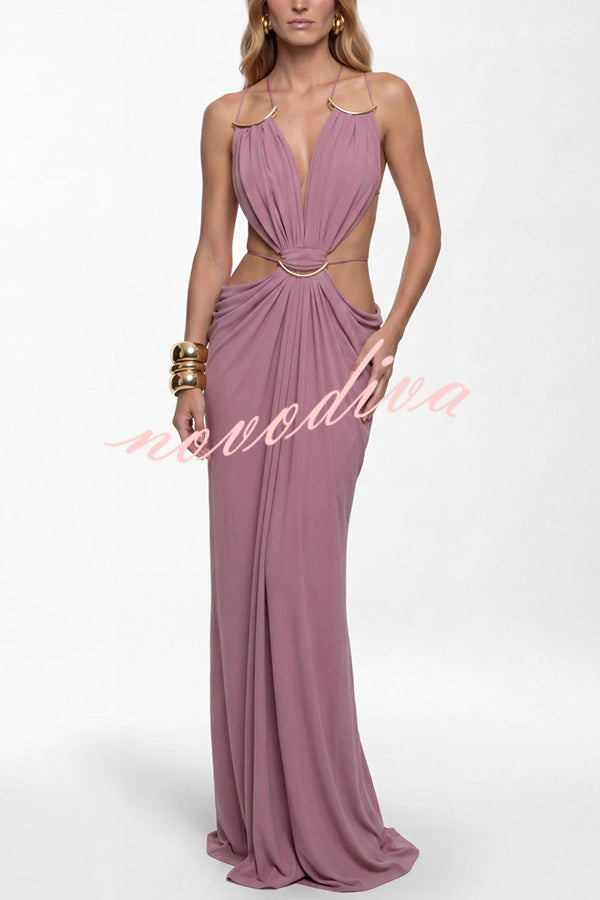 Vestido largo Athena con aberturas de eslabones metálicos, lazada en la espalda y caída drapeada
