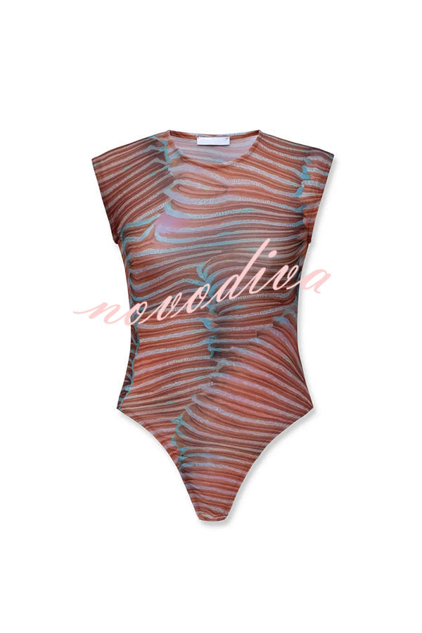 Conjunto Bella de body de malla elástica con estampado exclusivo y falda larga de talle alto con cintura elástica