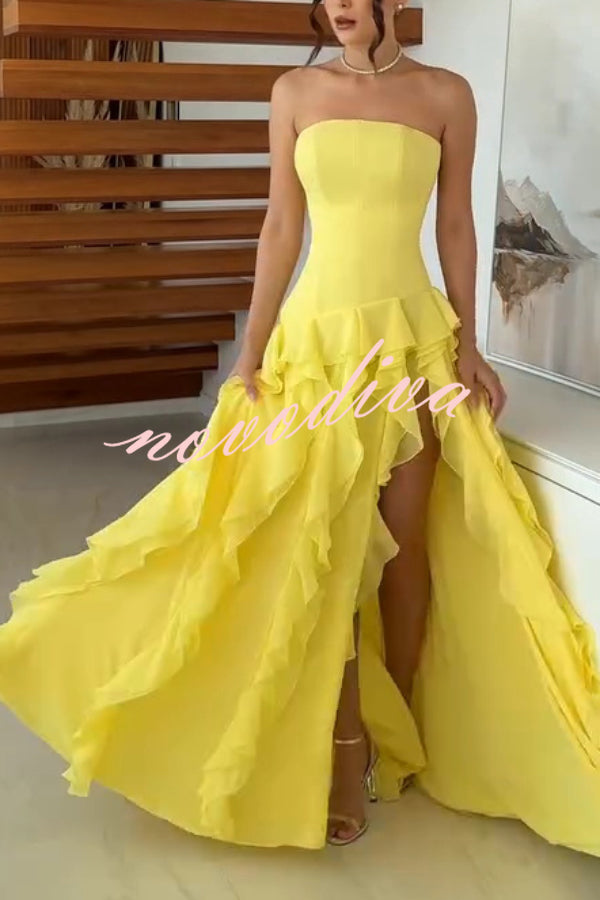 Vestido largo elegante ajustado sin mangas con hombros descubiertos, volantes y abertura alta