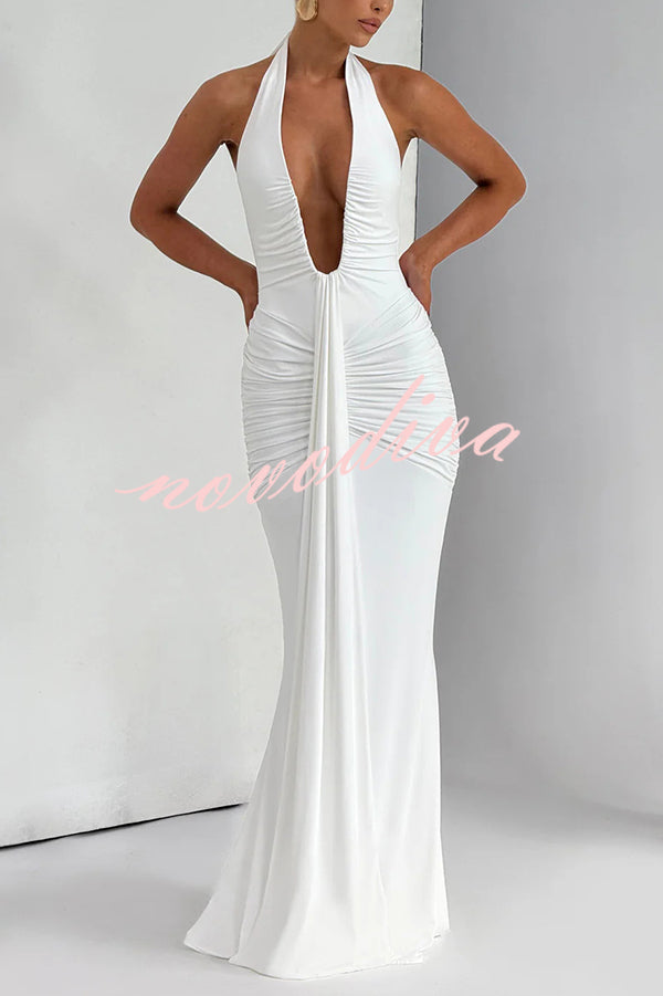 Vestido largo elegante de color liso con cuello halter, escote en V, espalda abierta y fruncido anudado