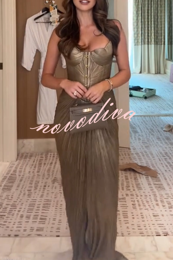 Vestido largo metalizado plisado con cuerpo esculpido, lazada en la espalda y drapeado