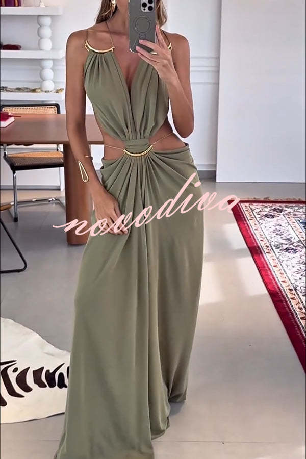 Vestido largo Athena con aberturas de eslabones metálicos, lazada en la espalda y caída drapeada