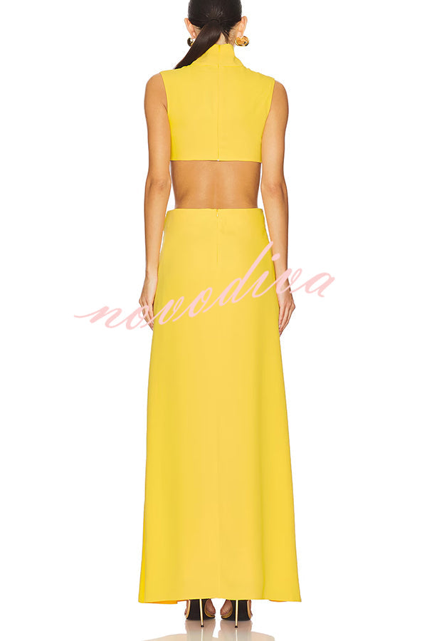 Vestido largo Avery de cuello alto con decoración metálica y abertura en la cintura