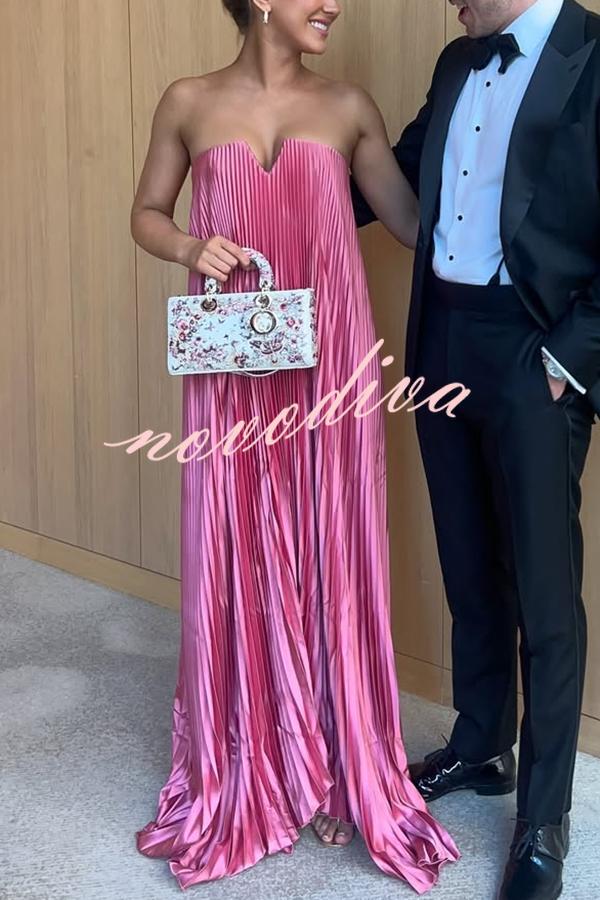 Vestido largo Darling Moment de satén con hombros descubiertos, escote en V, bajo asimétrico y corte en A