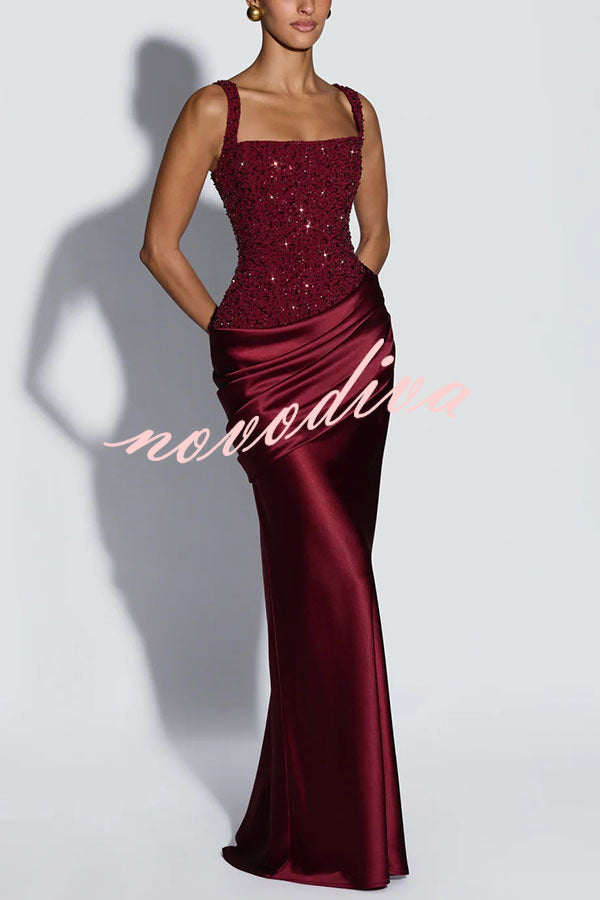 Vestido largo Alexandria de lentejuelas con escote cuadrado, lazada en la espalda y capa drapeada de satén con cuello caído
