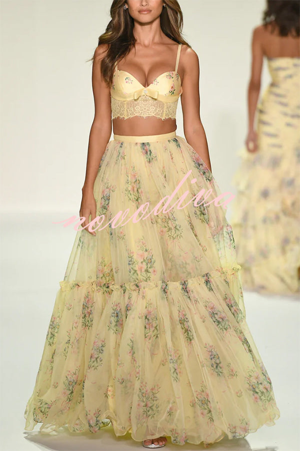 Conjunto Vita de top corto de satén floral con lazo y lazada de encaje en la espalda y falda larga evasé de tul de tiro alto