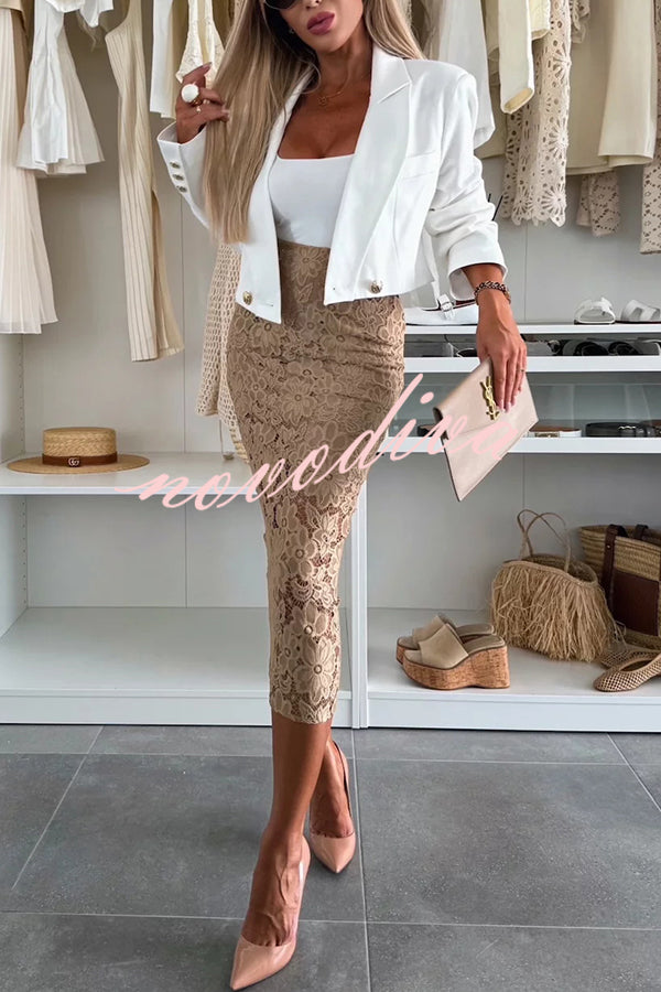 Blazer corto Ellien liso con solapa, botones y manga larga