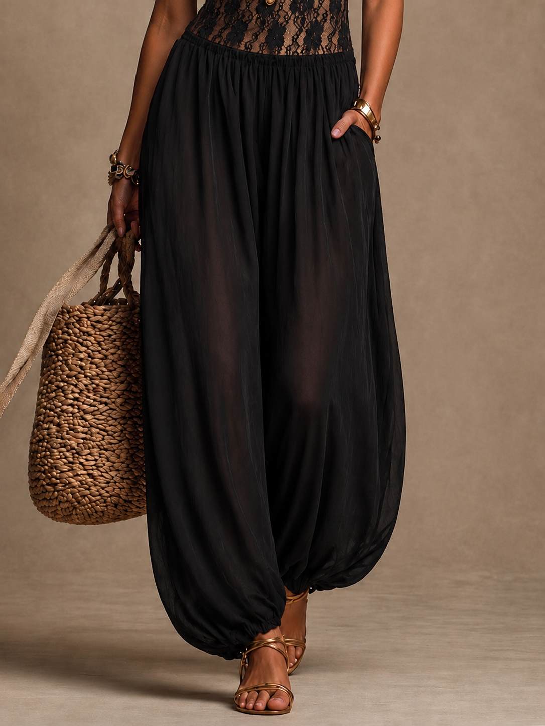 Laia | Mono cuello halter de encaje fluido