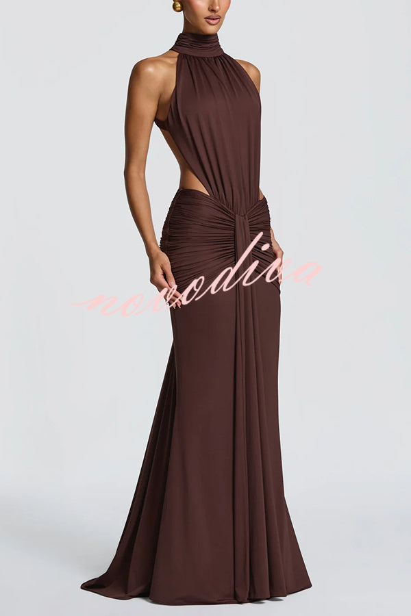 Vestido largo Thekla de punto elástico y fluido con cuello alto, fruncido, espalda descubierta y drapeado