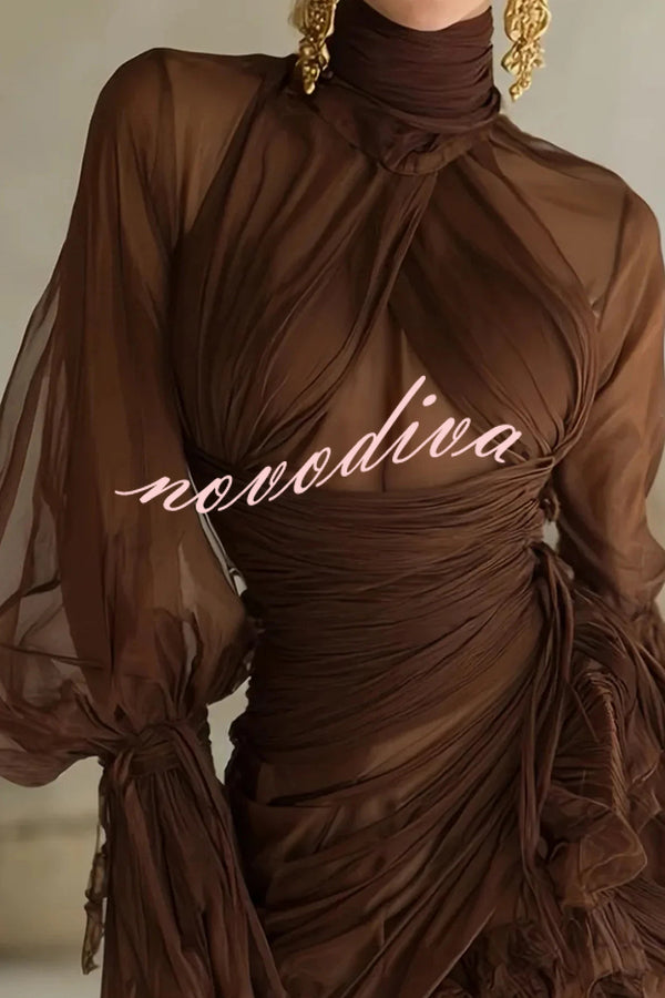 Minivestido sexy de tul transparente con cuello alto, cintura plisada y volantes