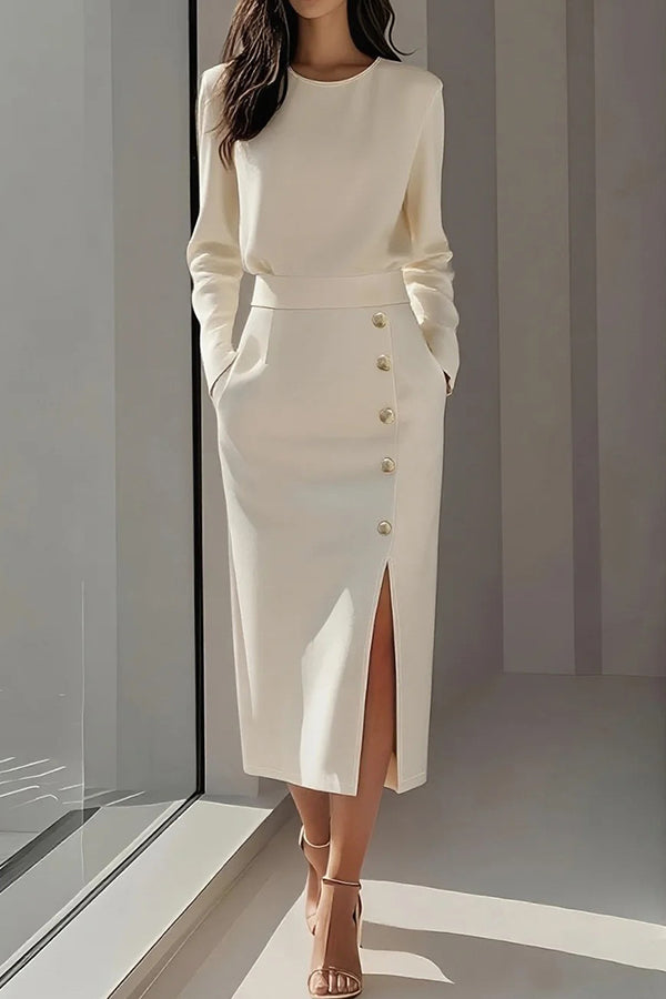 Vestido midi de color liso con manga larga, bolsillos, botones decorativos y abertura