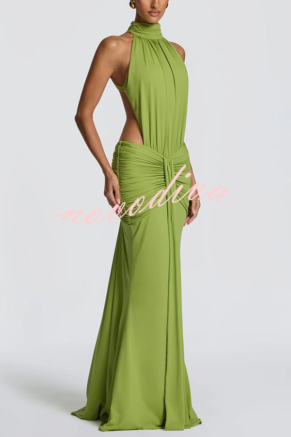 Vestido largo Thekla de punto elástico y fluido con cuello alto, fruncido, espalda descubierta y drapeado