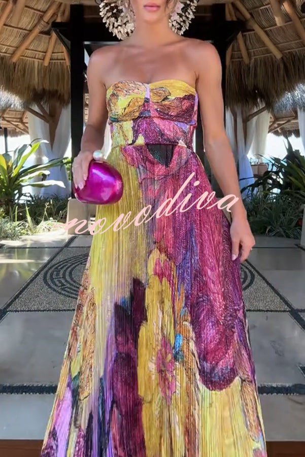Vestido largo plisado con estampado floral vibrante y escote corazón