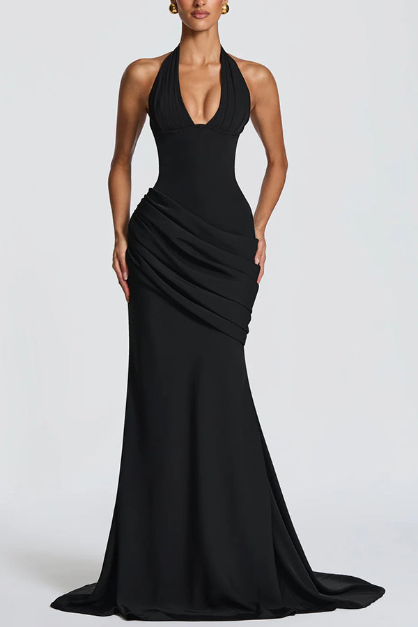 Vestido largo Nehemia con cuello halter, escote de pico, lazada en la espalda y paneles drapeados plisados asimétricos