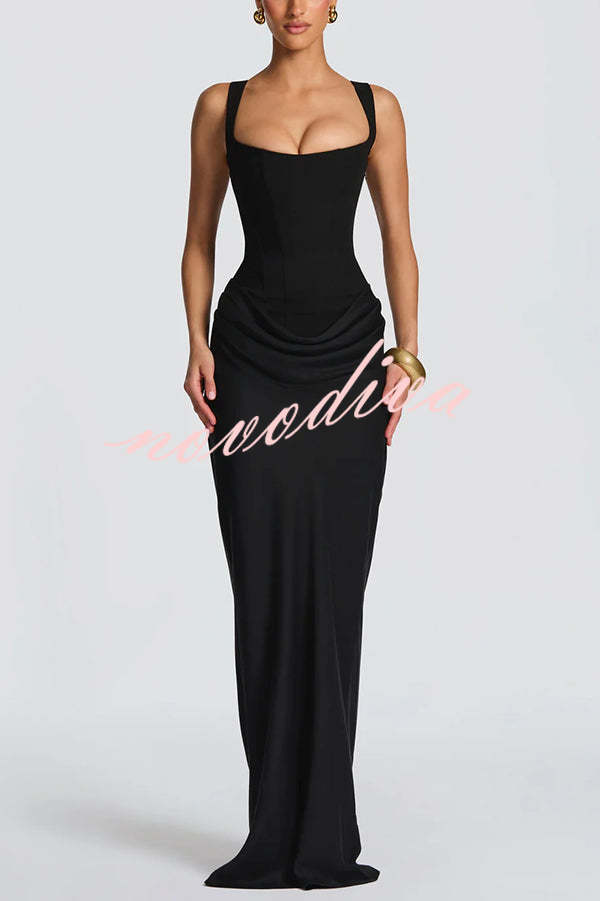 Vestido largo Larrah con escote cuadrado, lazada en la espalda y bajo drapeado de satén