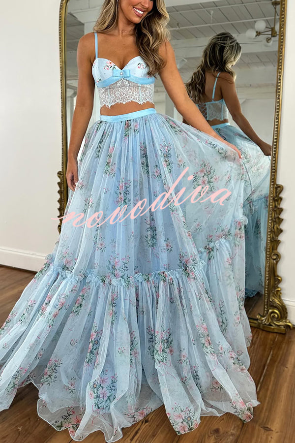 Conjunto Vita de top corto de satén floral con lazo y lazada de encaje en la espalda y falda larga evasé de tul de tiro alto