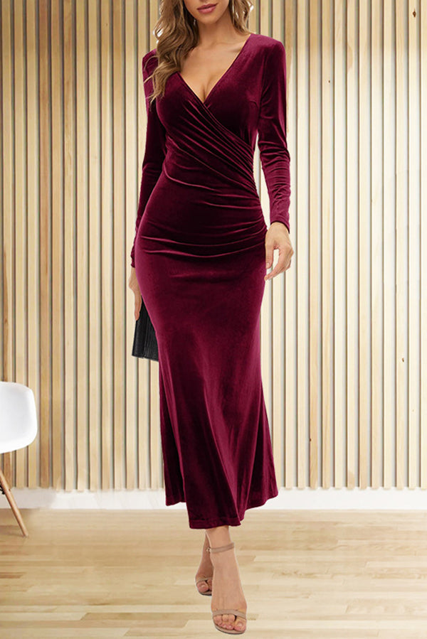 Vestido largo sirena de terciopelo en color liso con escote en V, manga larga y corte ajustado