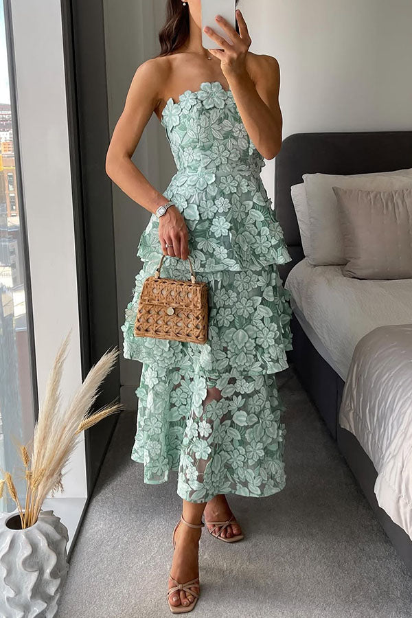 Vestido largo Cocktail Events con bordado floral 3D, hombros descubiertos y bajo escalonado
