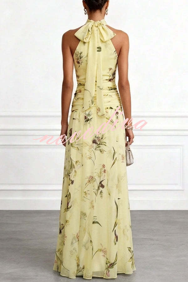 Vestido Aria floral halter fruncido