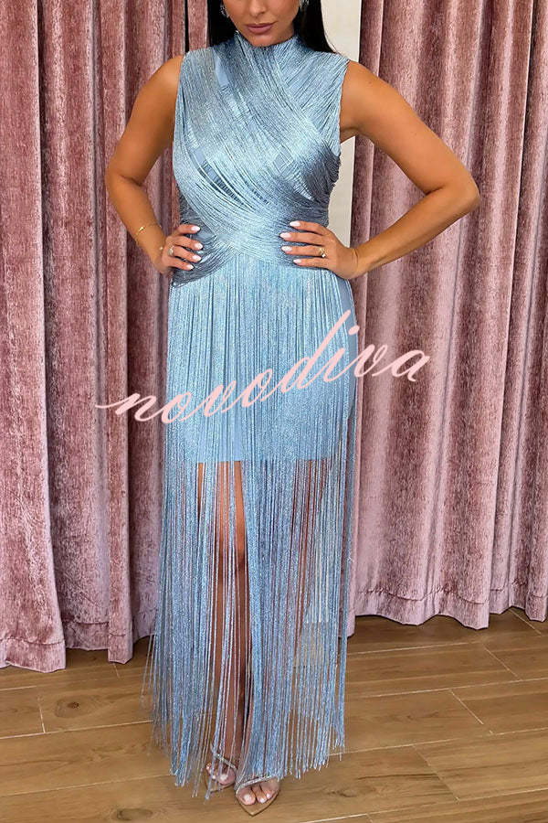 Vestido largo Glamour Moderno drapeado con flecos cruzados y sin mangas