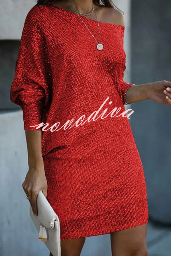 Minivestido holgado de lentejuelas en color liso con hombros descubiertos