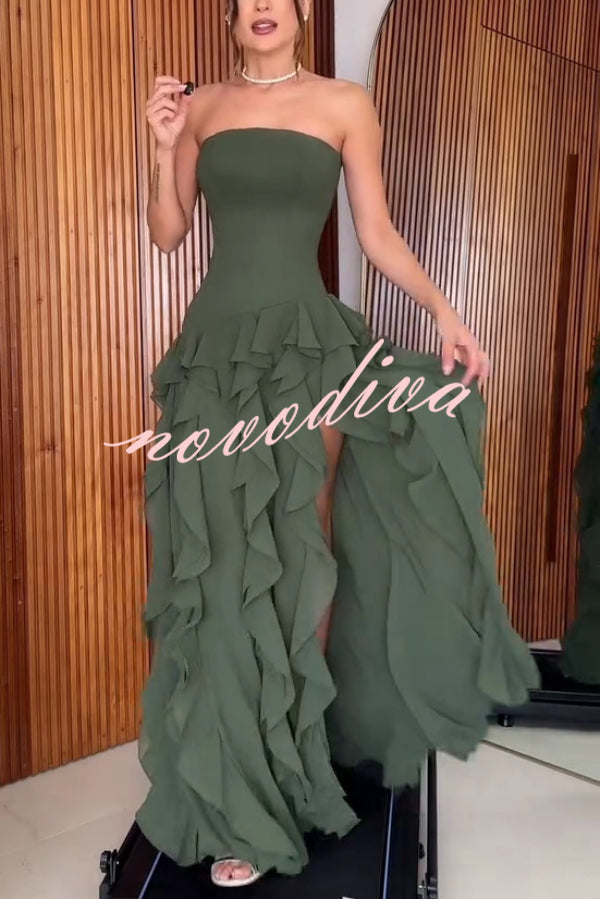 Vestido largo elegante ajustado sin mangas con hombros descubiertos, volantes y abertura alta