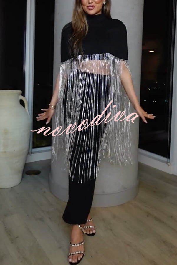 Blusa corta tipo capa Nuevo Nivel con flecos brillantes y cuello mao