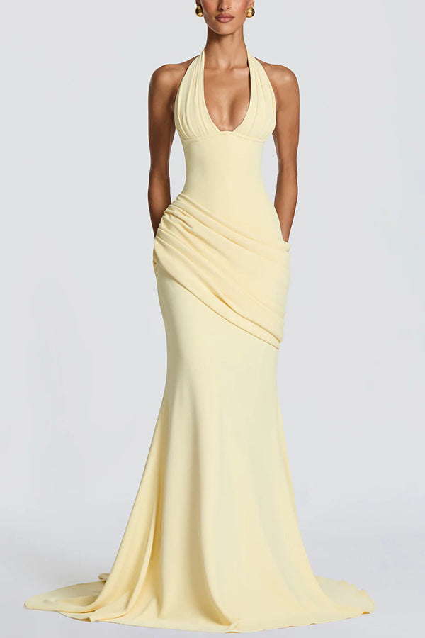 Vestido largo Nehemia con cuello halter, escote de pico, lazada en la espalda y paneles drapeados plisados asimétricos