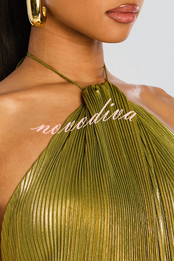 Vestido largo Glamuroso de tejido metalizado plisado con cuello halter, espalda abierta y abertura