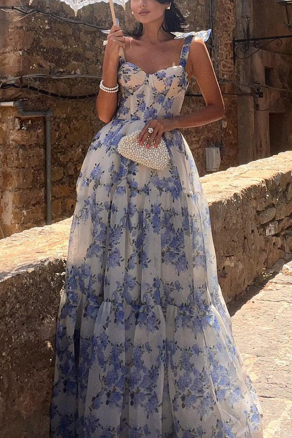 Vestido largo Fairytale Itself de organza con estampado floral y tirantes anudados