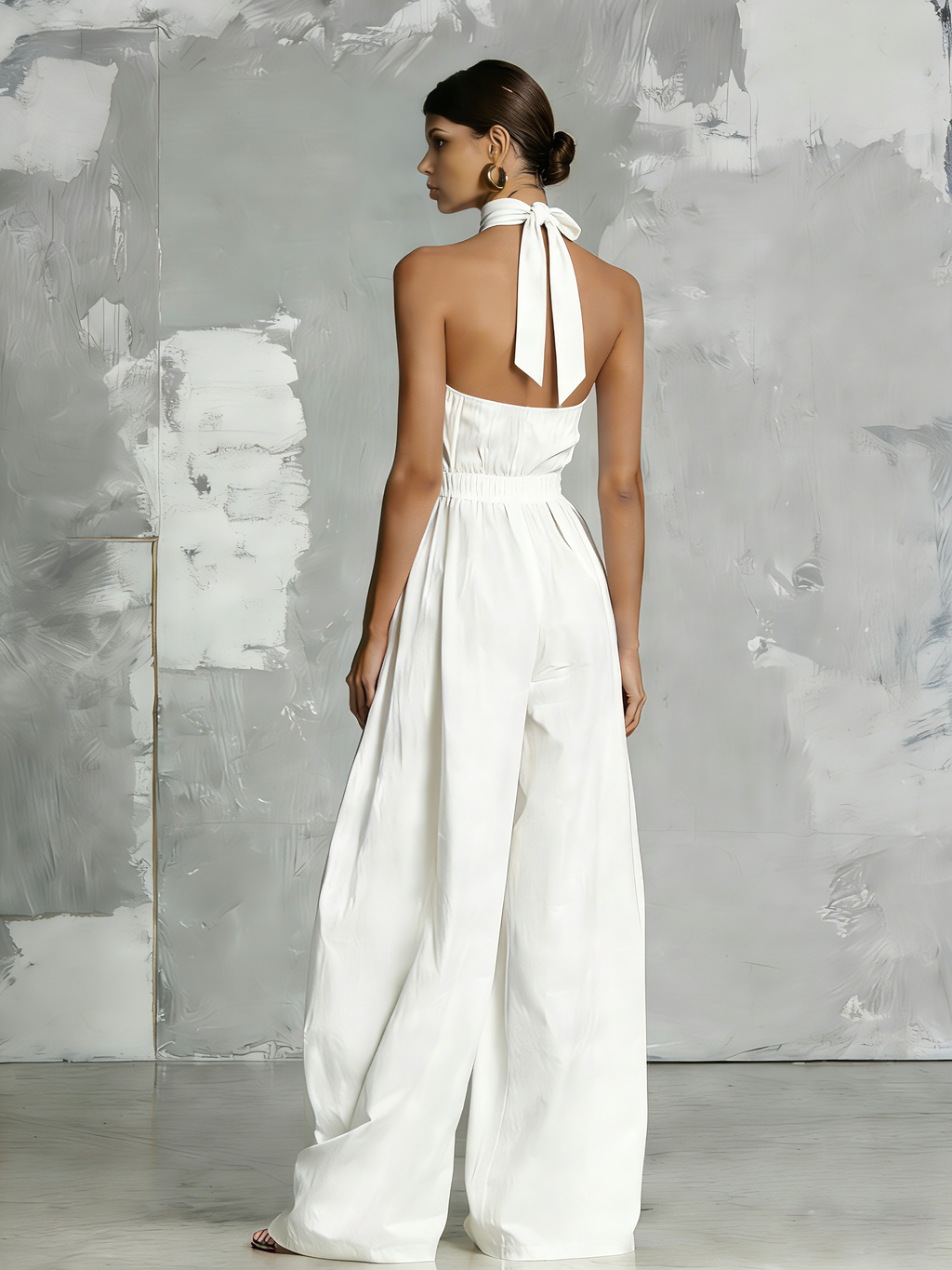 Zoltán | Mono blanco de tejido sin mangas con cuello halter, elegante • S1