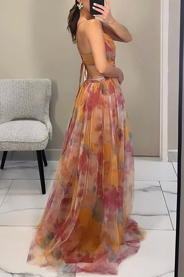 Vestido largo Giselle de tul con estampado floral, cintura con abertura y lazada en la espalda