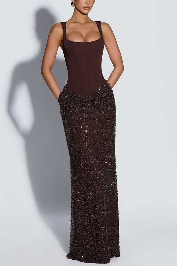 Vestido largo Yeona con escote cuadrado, lazada en la espalda, adornos de lentejuelas y capa drapeada