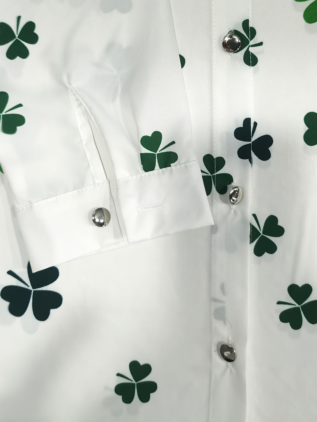 Ayla - Camisa de Botones con Estampado de Trébol