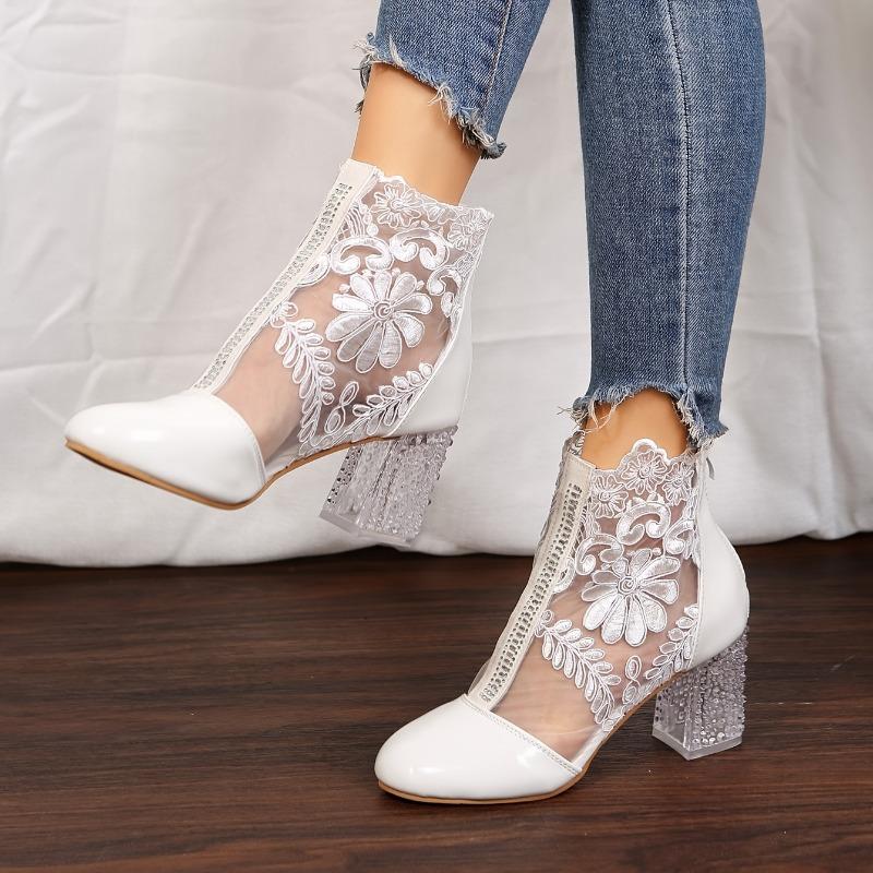 Celestine: botines de tacón elegantes con encaje floral