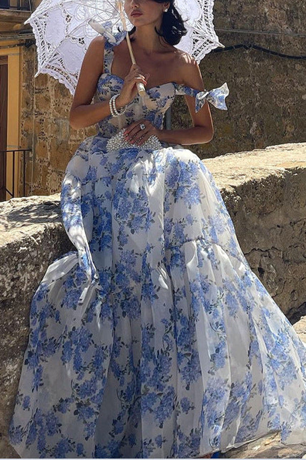Vestido largo Fairytale Itself de organza con estampado floral y tirantes anudados