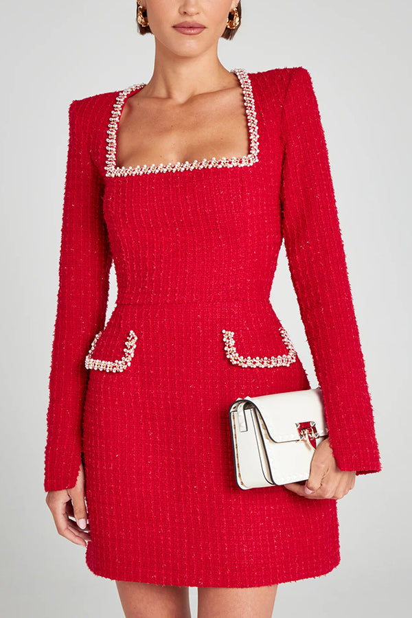 Minivestido Coqueta y Glamurosa de tweed con ribete de perlas, manga larga con abertura y bolsillos