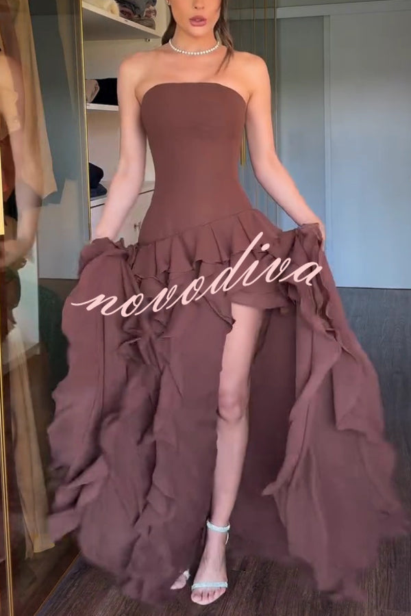 Vestido largo elegante ajustado sin mangas con hombros descubiertos, volantes y abertura alta