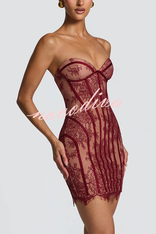 Minivestido Jaya palabra de honor de encaje floral con detalle estructurado en contraste, abertura y lazada en la espalda
