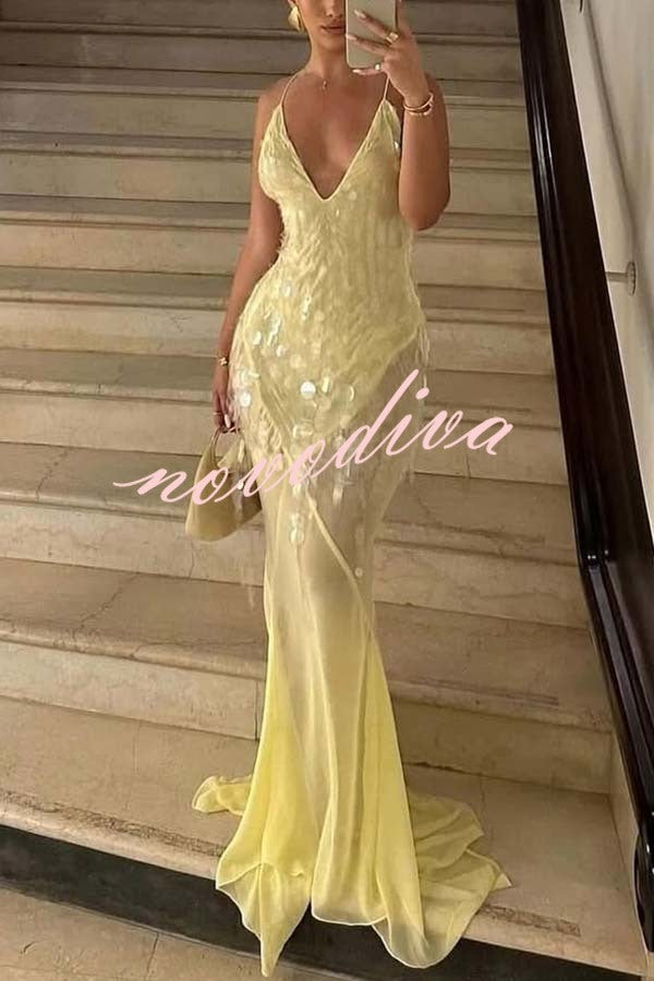 Vestido largo lencero Noche Perfecta de lentejuelas bordadas con espalda descubierta y bajo drapeado de tul