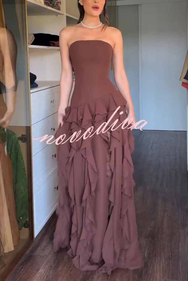 Vestido largo elegante ajustado sin mangas con hombros descubiertos, volantes y abertura alta