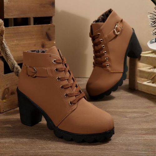 Botines Karin chic con cordones, hebilla metálica y suela gruesa