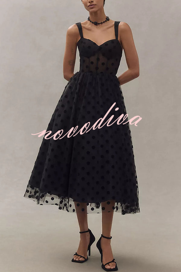 Vestido midi evasé Invitada Perfecta de tul de lunares con escote corazón tipo bustier