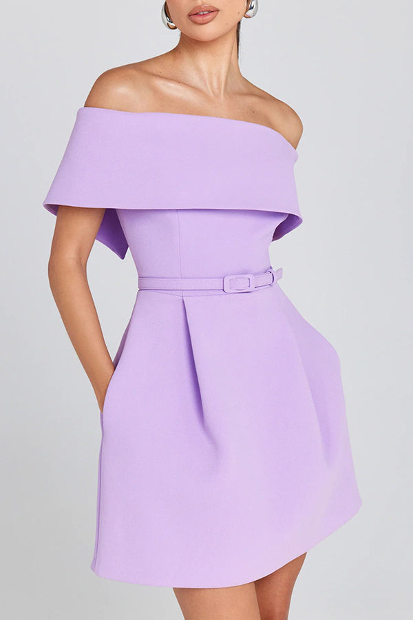 Minivestido Elegant Evening bandeau con solapa, cinturón extraíble y bolsillos