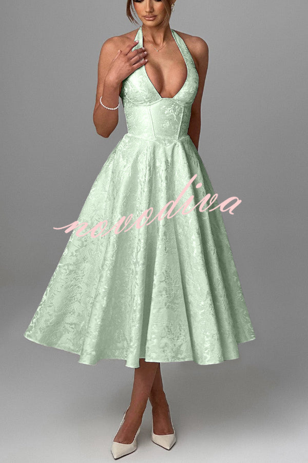 Vestido midi elegante de jacquard con cuello halter, cintura entallada y espalda abierta