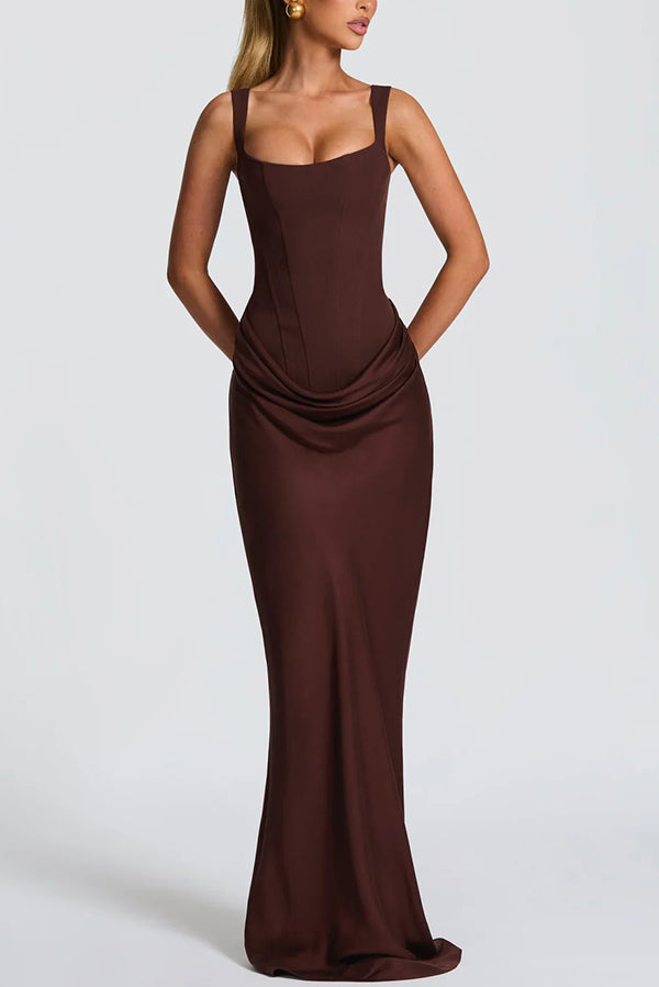 Vestido largo Larrah con escote cuadrado, lazada en la espalda y bajo drapeado de satén
