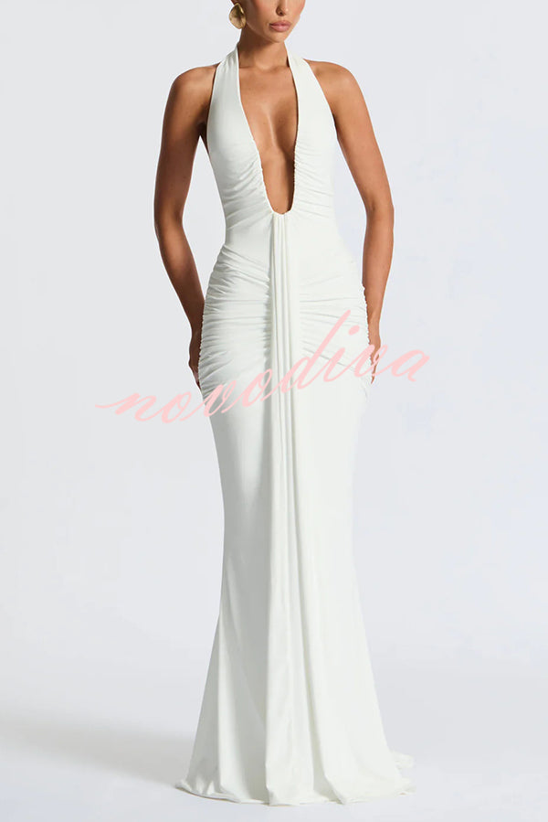 Vestido largo elegante de color liso con cuello halter, escote en V, espalda abierta y fruncido anudado