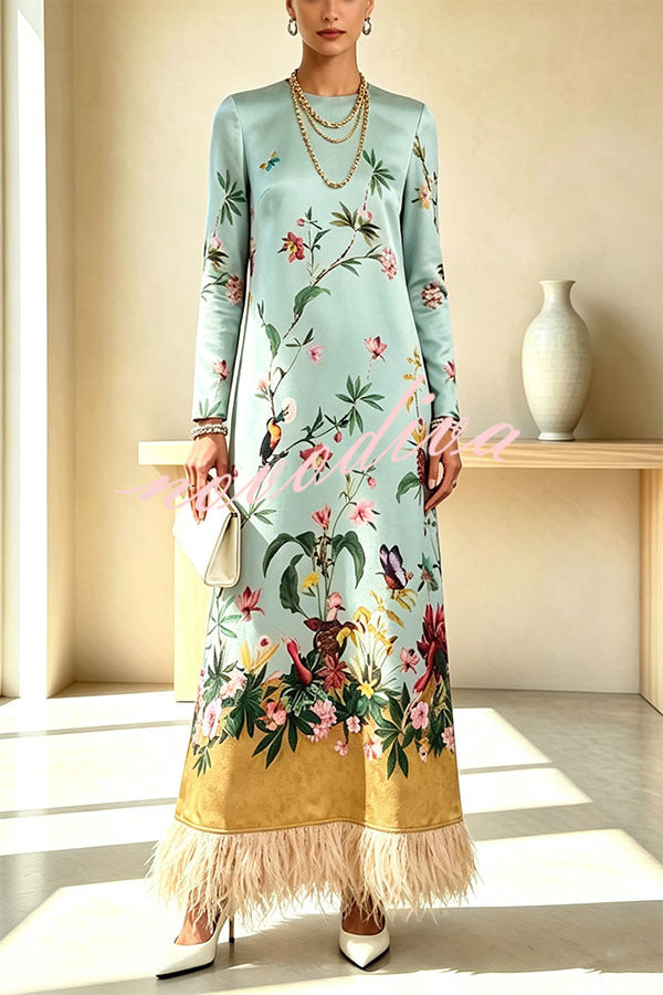 Vestido largo Cecilia de satén con estampado barroco multicolor, manga larga y ribete de plumas