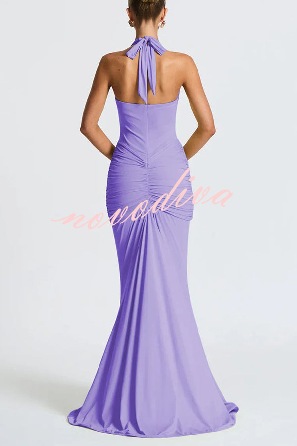 Vestido largo elegante de color liso con cuello halter, escote en V, espalda abierta y fruncido anudado